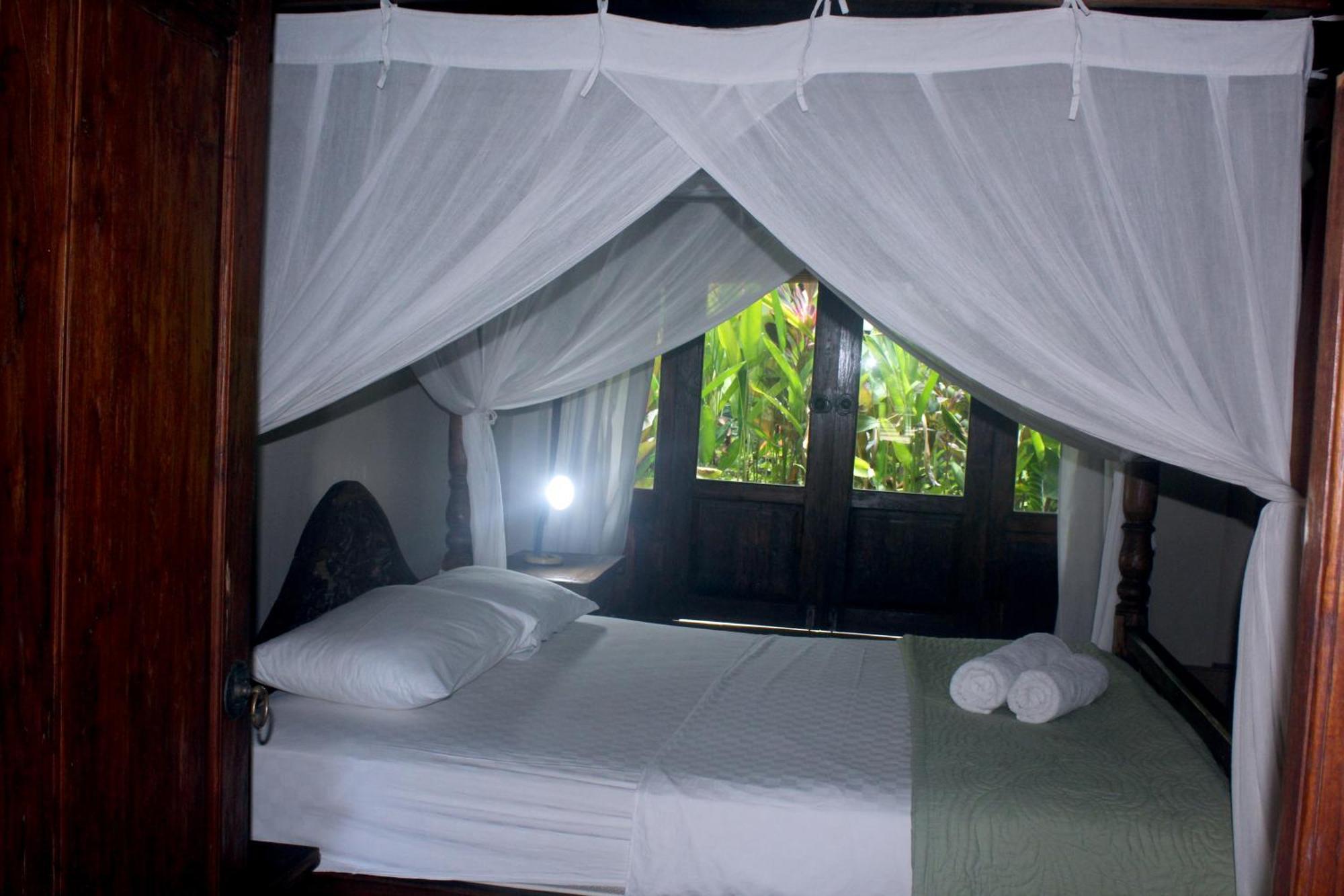 Lovina Beachhouse Villas Exterior photo