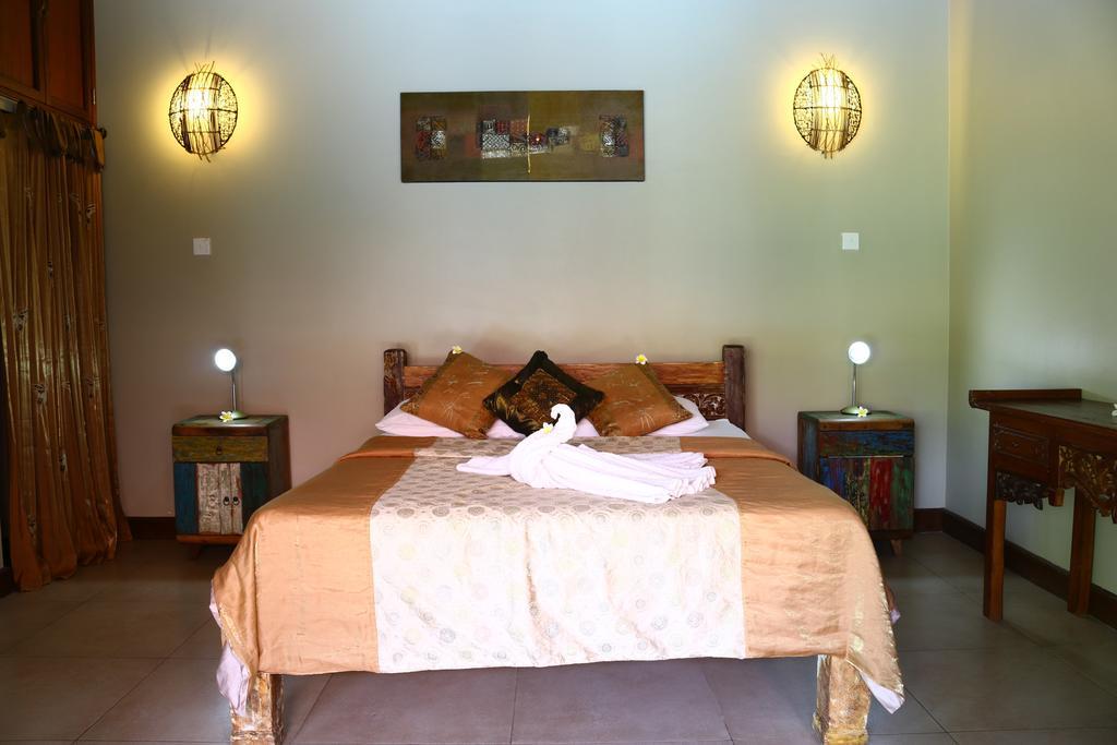 Lovina Beachhouse Villas Exterior photo