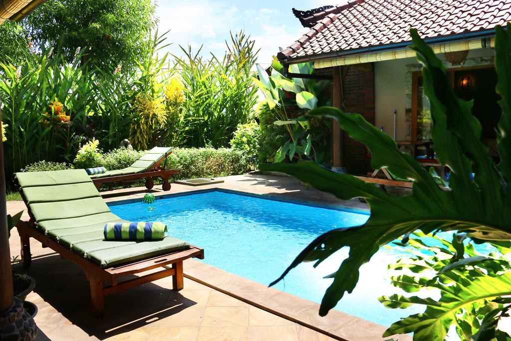 Lovina Beachhouse Villas Exterior photo