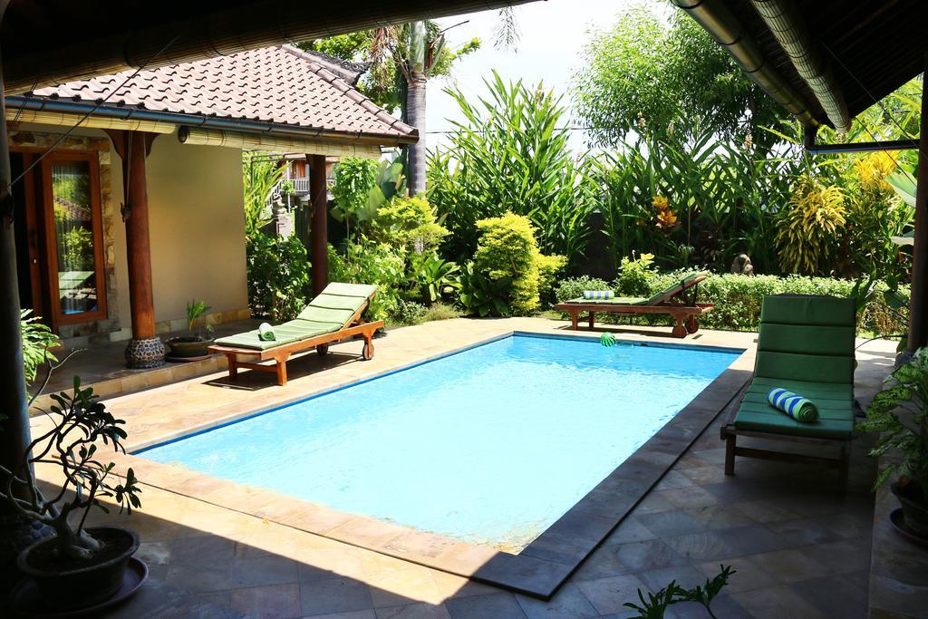 Lovina Beachhouse Villas Exterior photo
