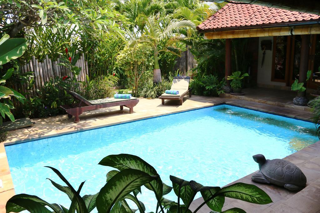 Lovina Beachhouse Villas Exterior photo