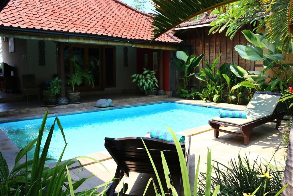 Lovina Beachhouse Villas Exterior photo