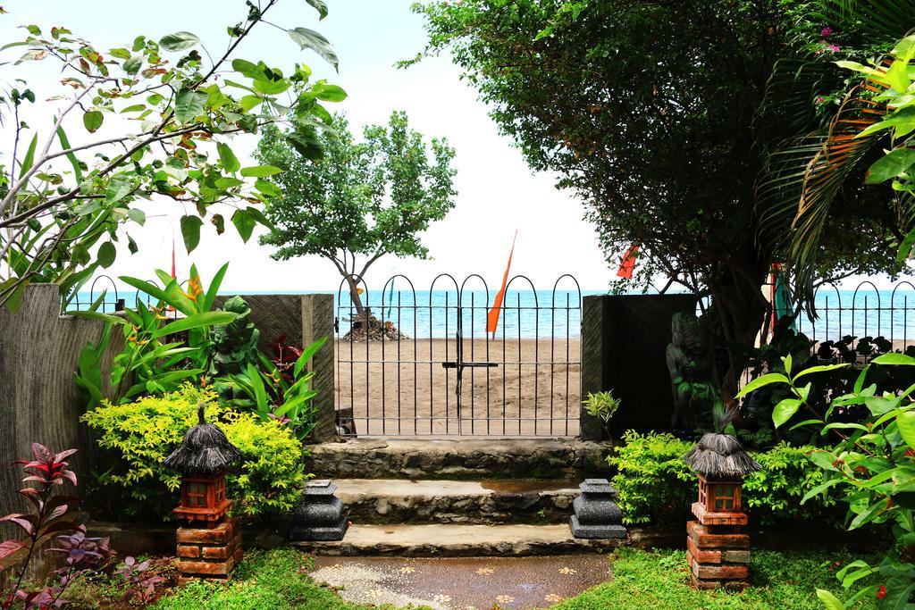 Lovina Beachhouse Villas Exterior photo