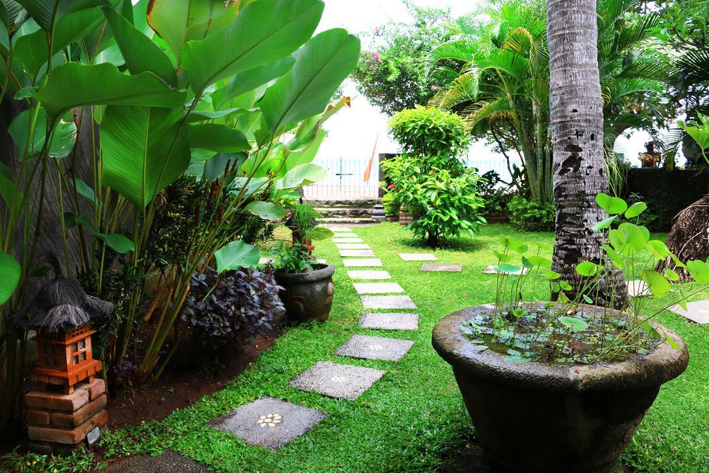 Lovina Beachhouse Villas Exterior photo