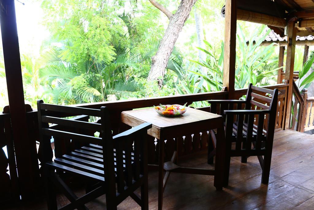 Lovina Beachhouse Villas Exterior photo